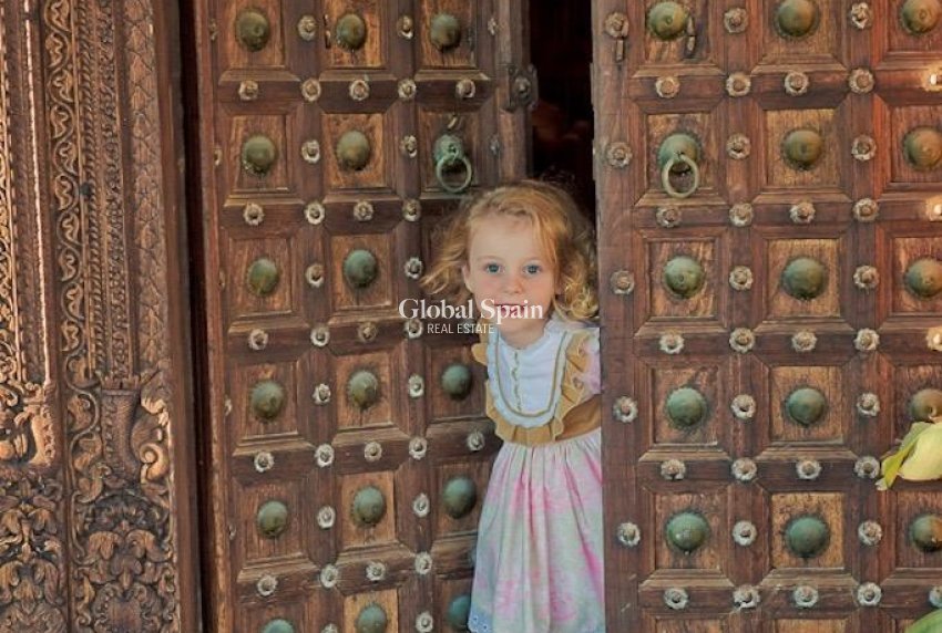 Odsprzedaż - DOM -
ORIHUELA - Inland