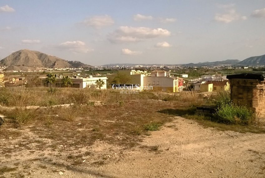 Odsprzedaż - DOM -
ORIHUELA - Inland