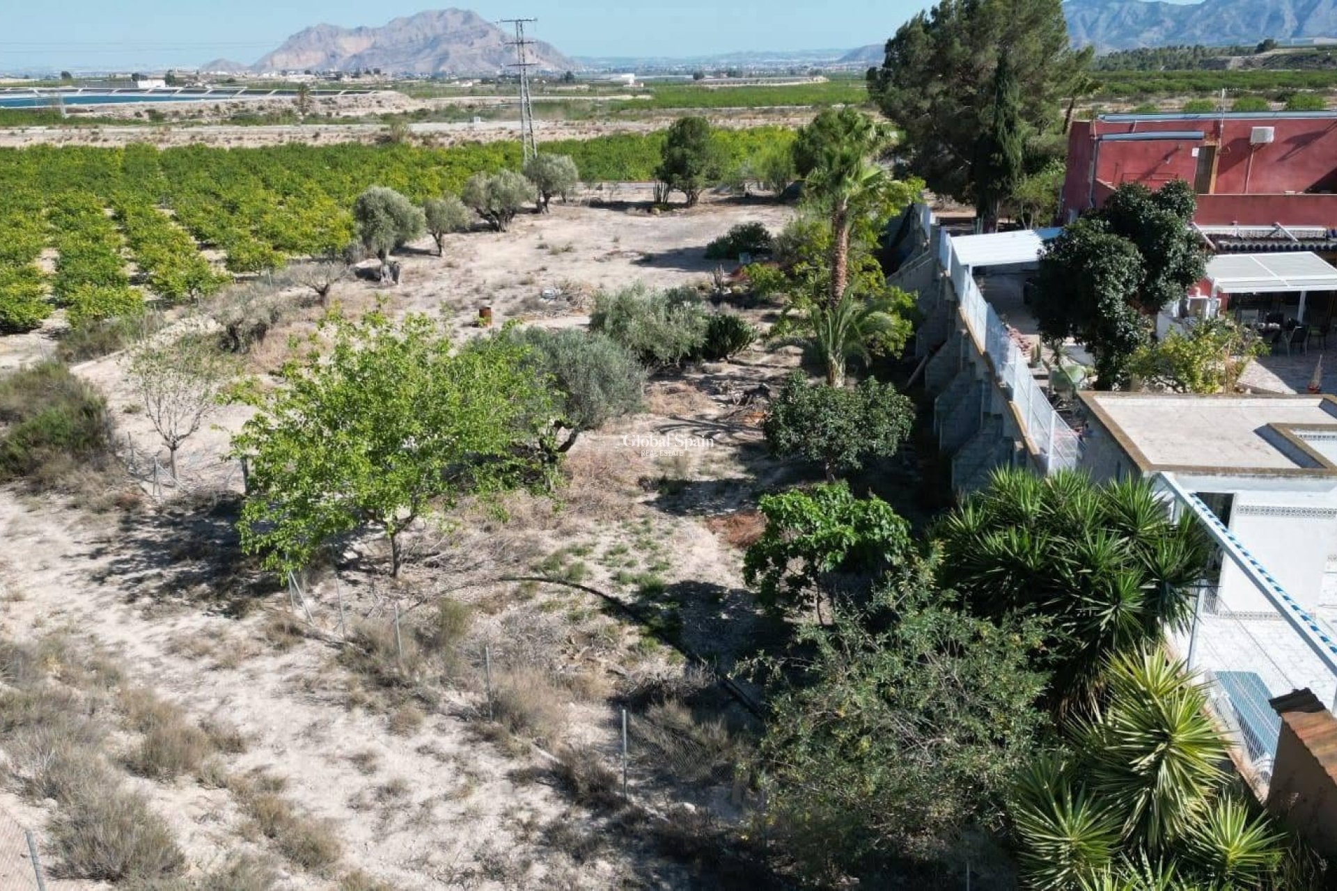 Odsprzedaż - DOM -
ORIHUELA - Inland