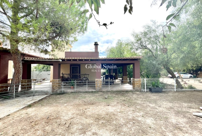 Odsprzedaż - DOM -
ORIHUELA - Inland