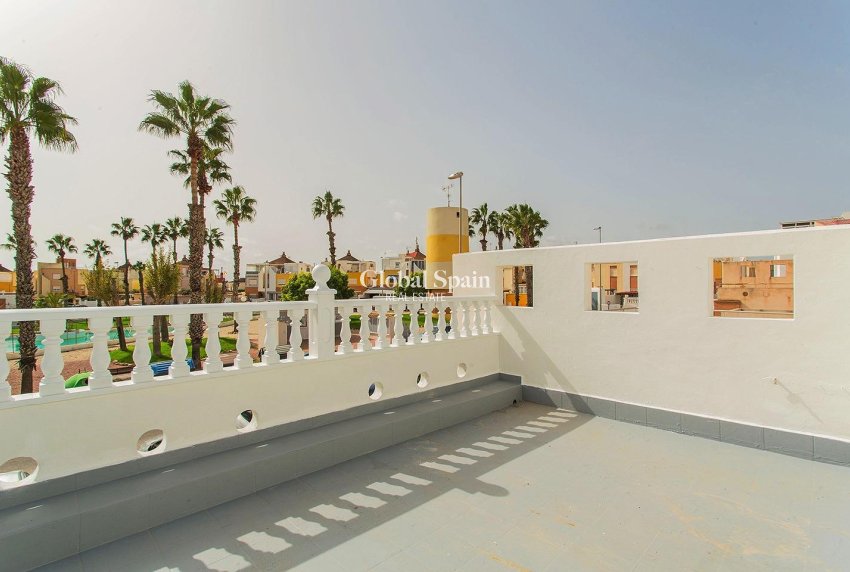 Odsprzedaż - DOM -
ORIHUELA - Urbanización Perla del Mar