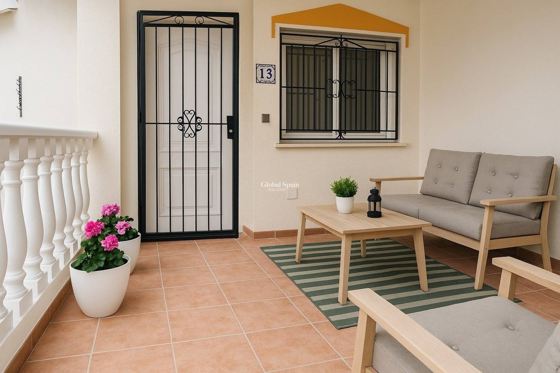 Odsprzedaż - DOM -
ORIHUELA - Urbanización Perla del Mar