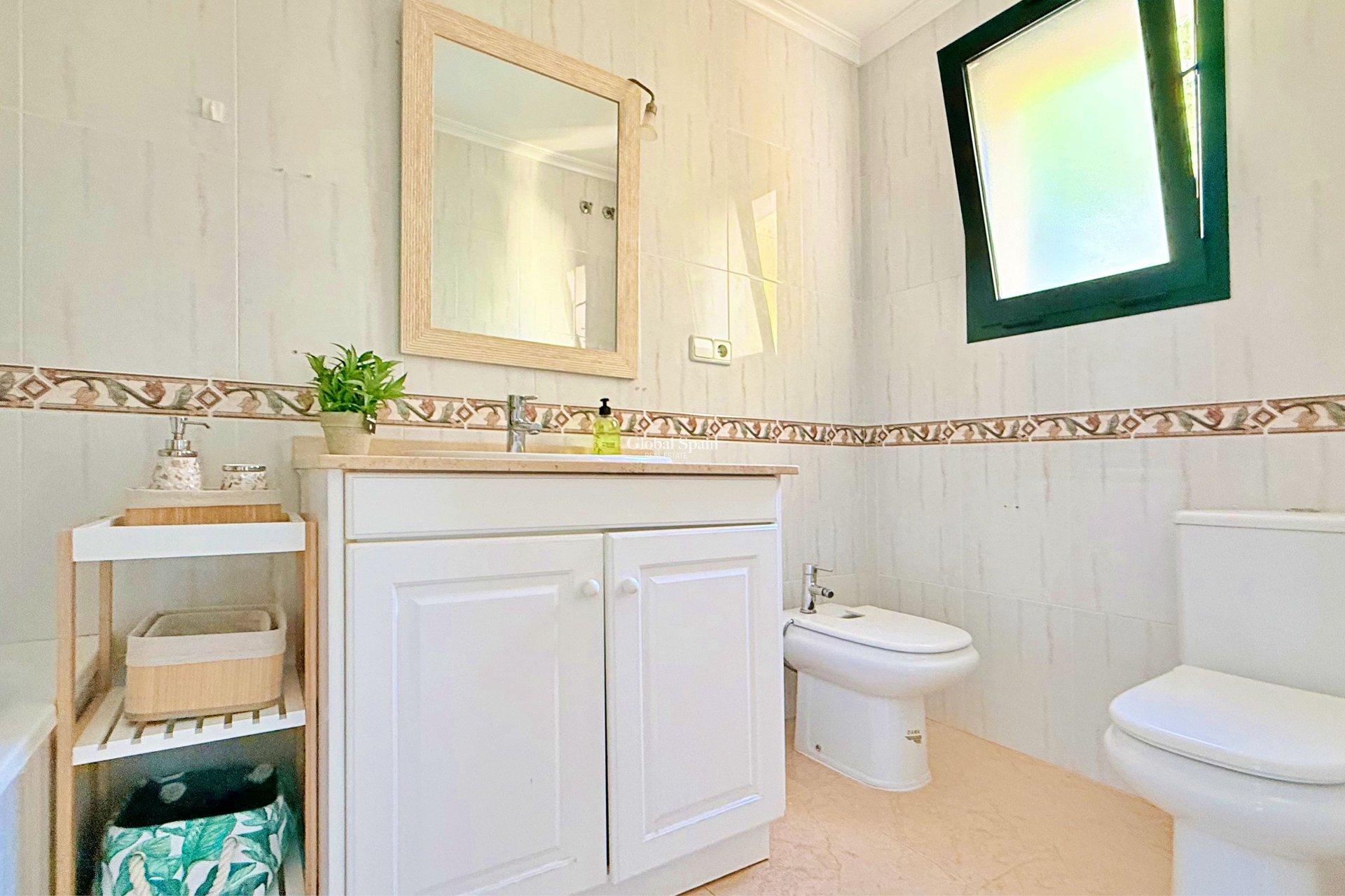 Odsprzedaż - DOM -
ORIHUELA - 