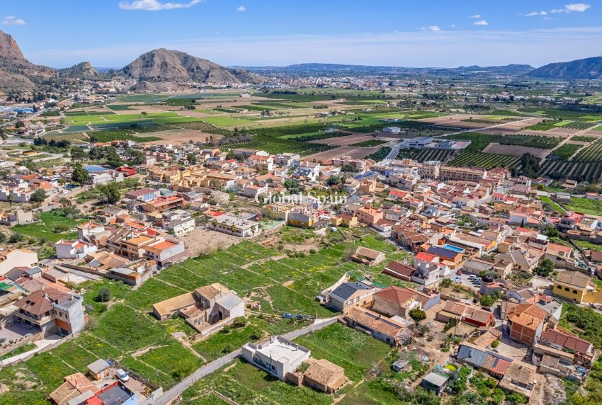 Odsprzedaż - DOM -
ORIHUELA