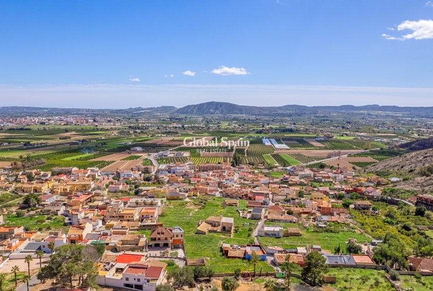 Odsprzedaż - DOM -
ORIHUELA