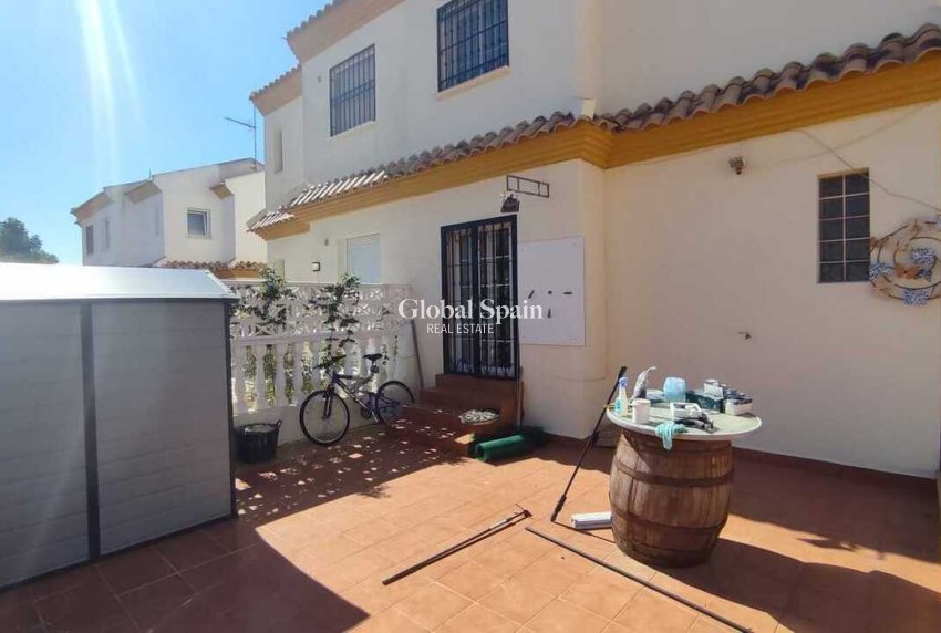 Odsprzedaż - DOM -
PLAYA FLAMENCA - Costa Blanca