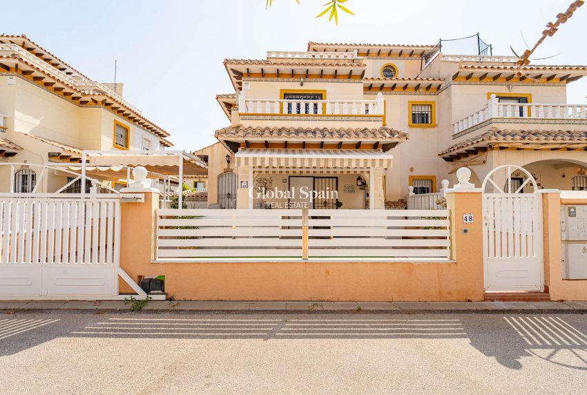 Odsprzedaż - Dom Quatro -
ORIHUELA COSTA - Lomas de Cabo Roig