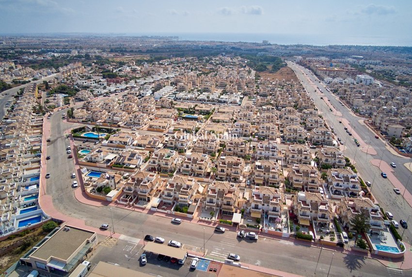 Odsprzedaż - Dom Quatro -
ORIHUELA COSTA - Lomas de Cabo Roig