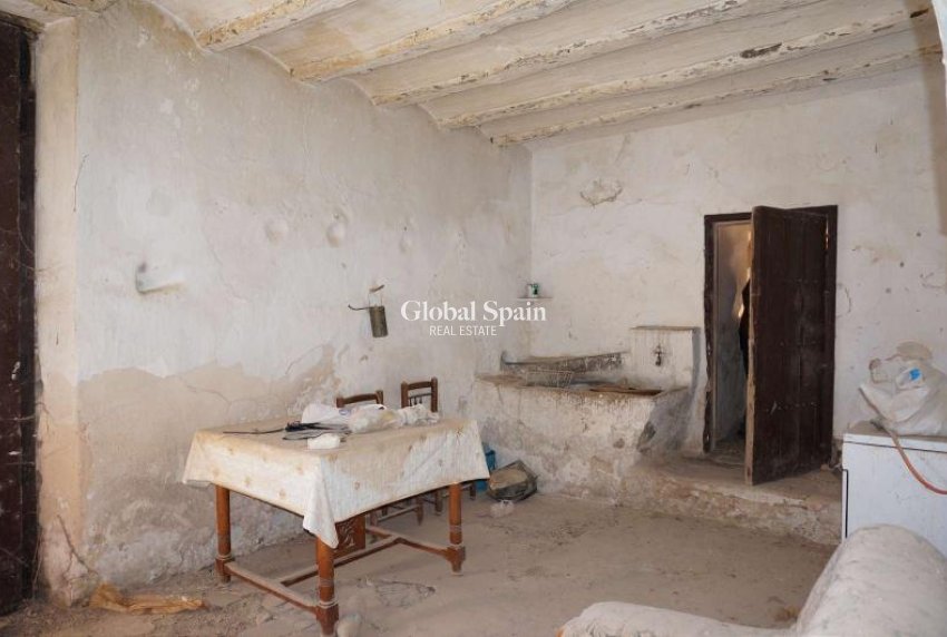 Odsprzedaż - DOM -
RASPAY - Inland