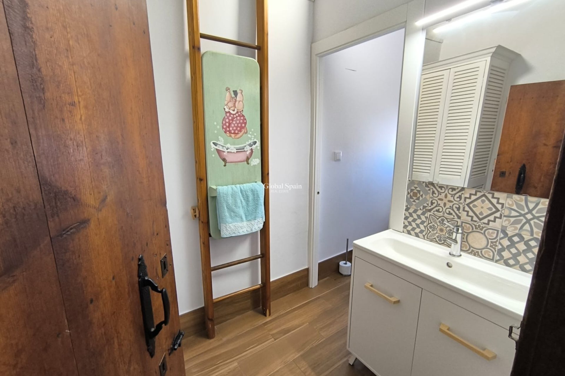 Odsprzedaż - DOM -
RASPAY - Inland