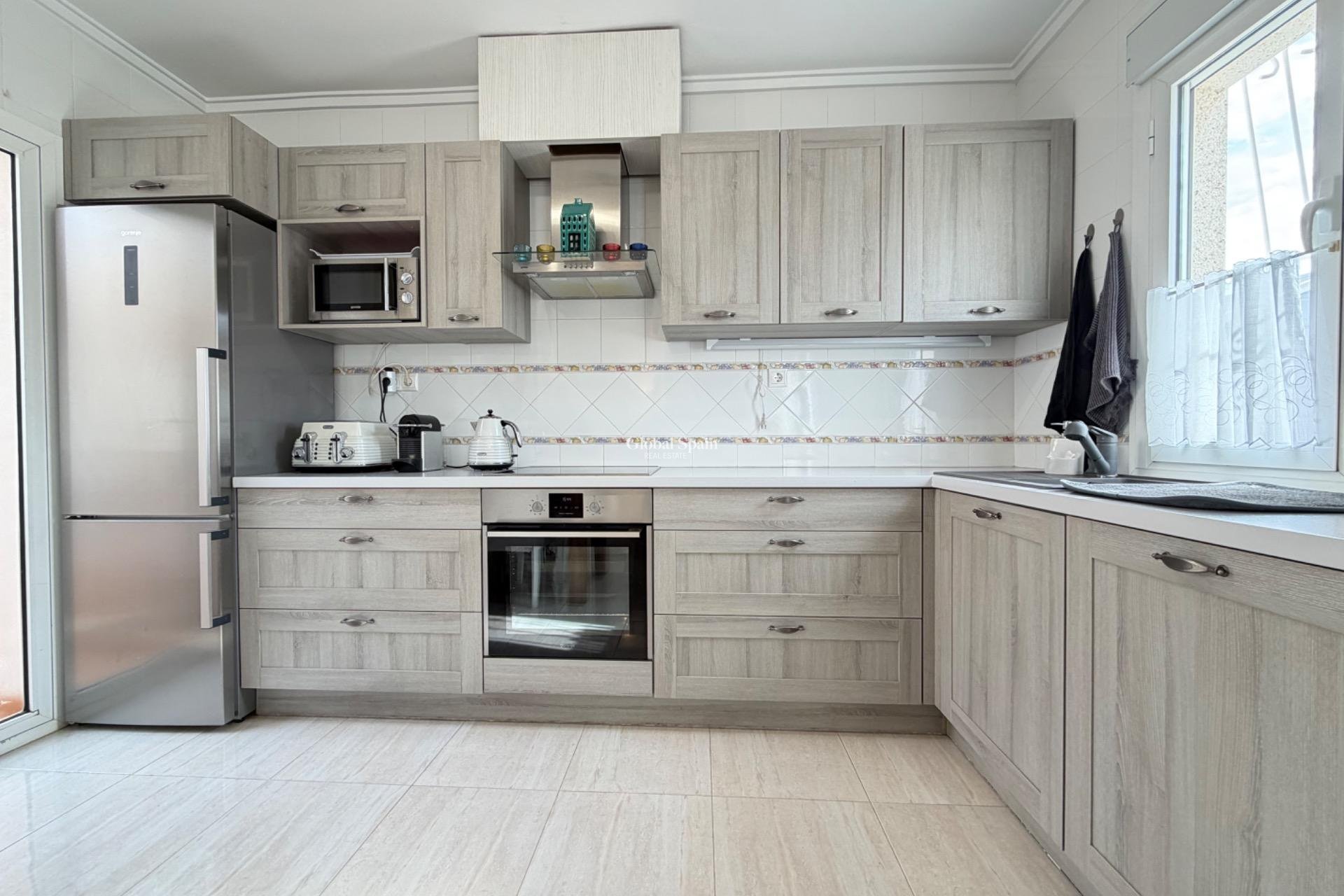 Odsprzedaż - DOM -
ROJALES - Pueblo