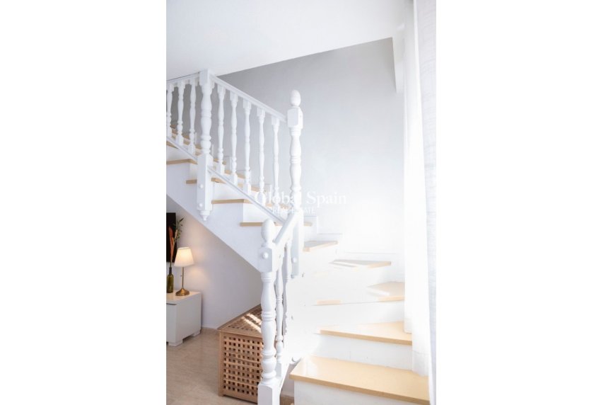 Odsprzedaż - DOM -
SAN JAVIER - 