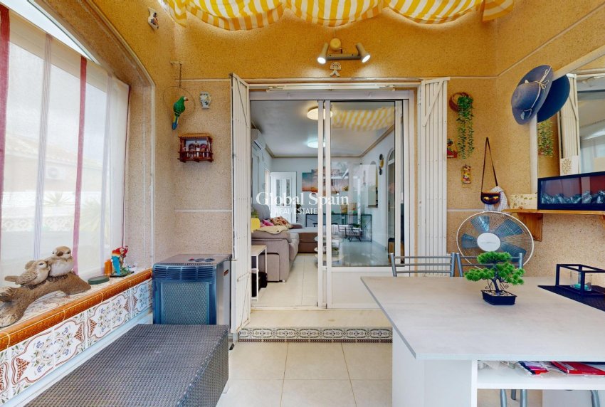 Odsprzedaż - DOM -
SAN MIGUEL DE SALINAS - 03193