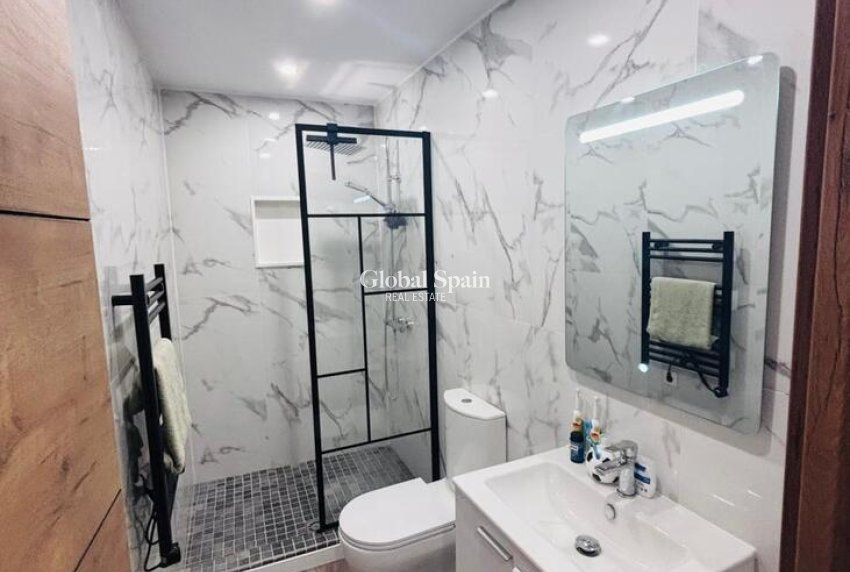 Odsprzedaż - DOM -
SAN MIGUEL DE SALINAS - Inland