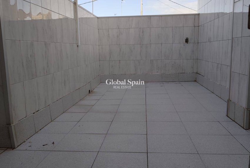 Odsprzedaż - DOM -
SAN PEDRO DEL PINATAR - 