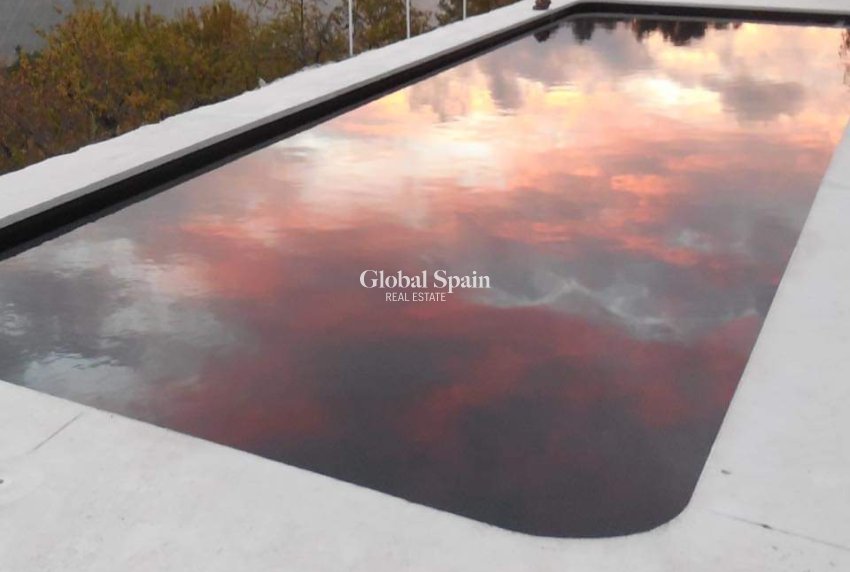 Odsprzedaż - DOM -
TÀRBENA - Inland