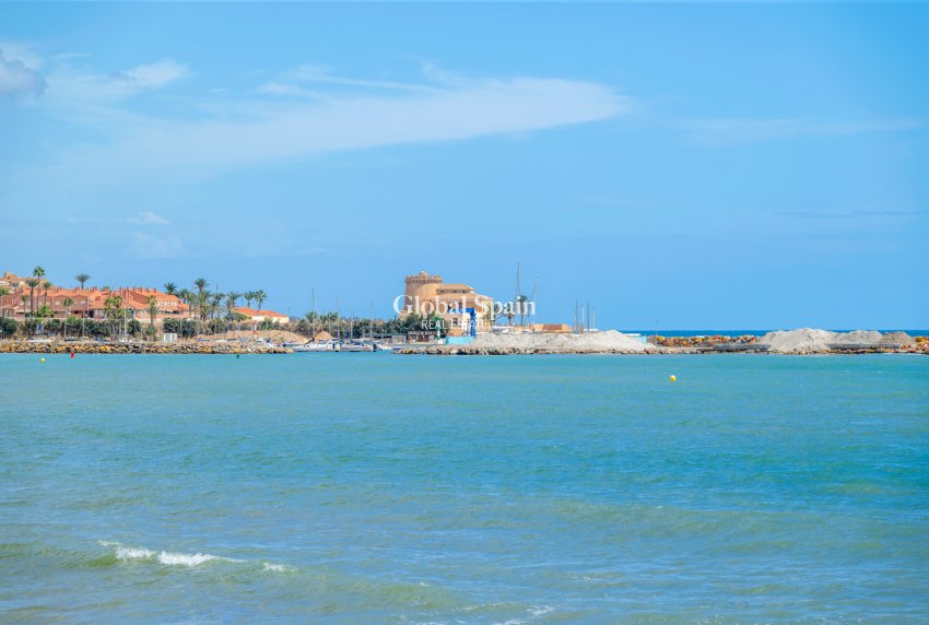 Odsprzedaż - DOM -
TORRE DE LA HORADADA - Costa Blanca