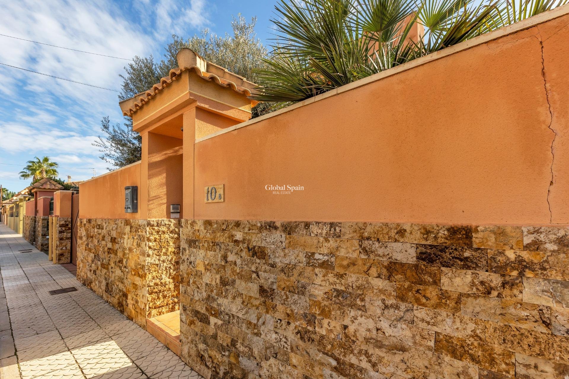 Odsprzedaż - DOM -
TORREVIEJA - Aguas Nuevas