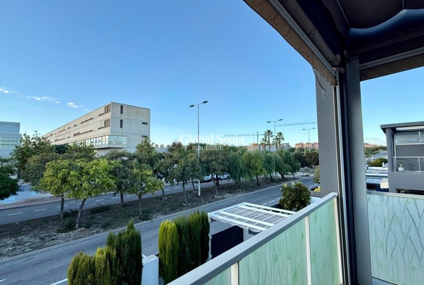 Odsprzedaż - DOM -
TORREVIEJA - Aguas Nuevas