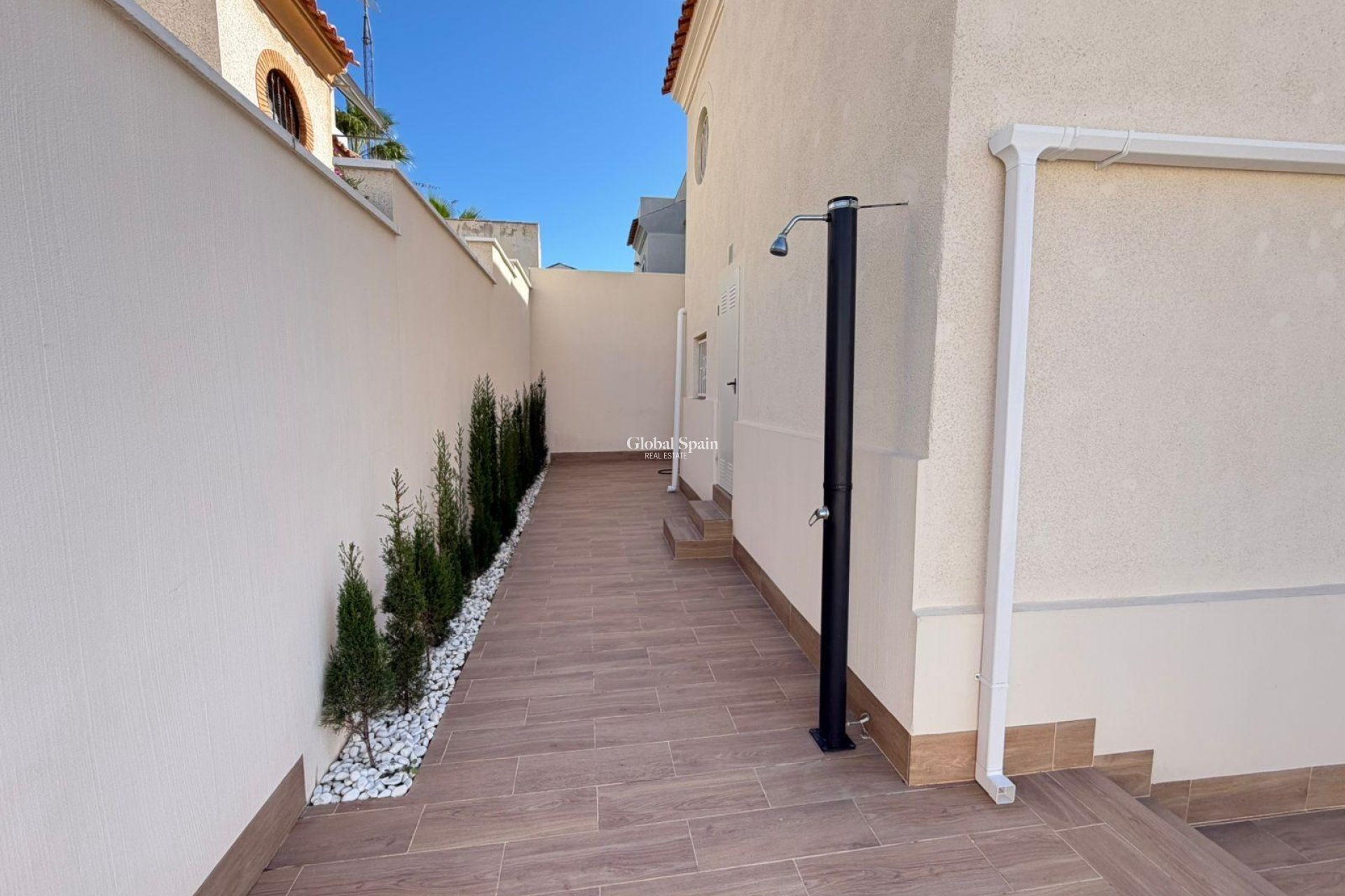 Odsprzedaż - DOM -
TORREVIEJA - Cabo Cervera