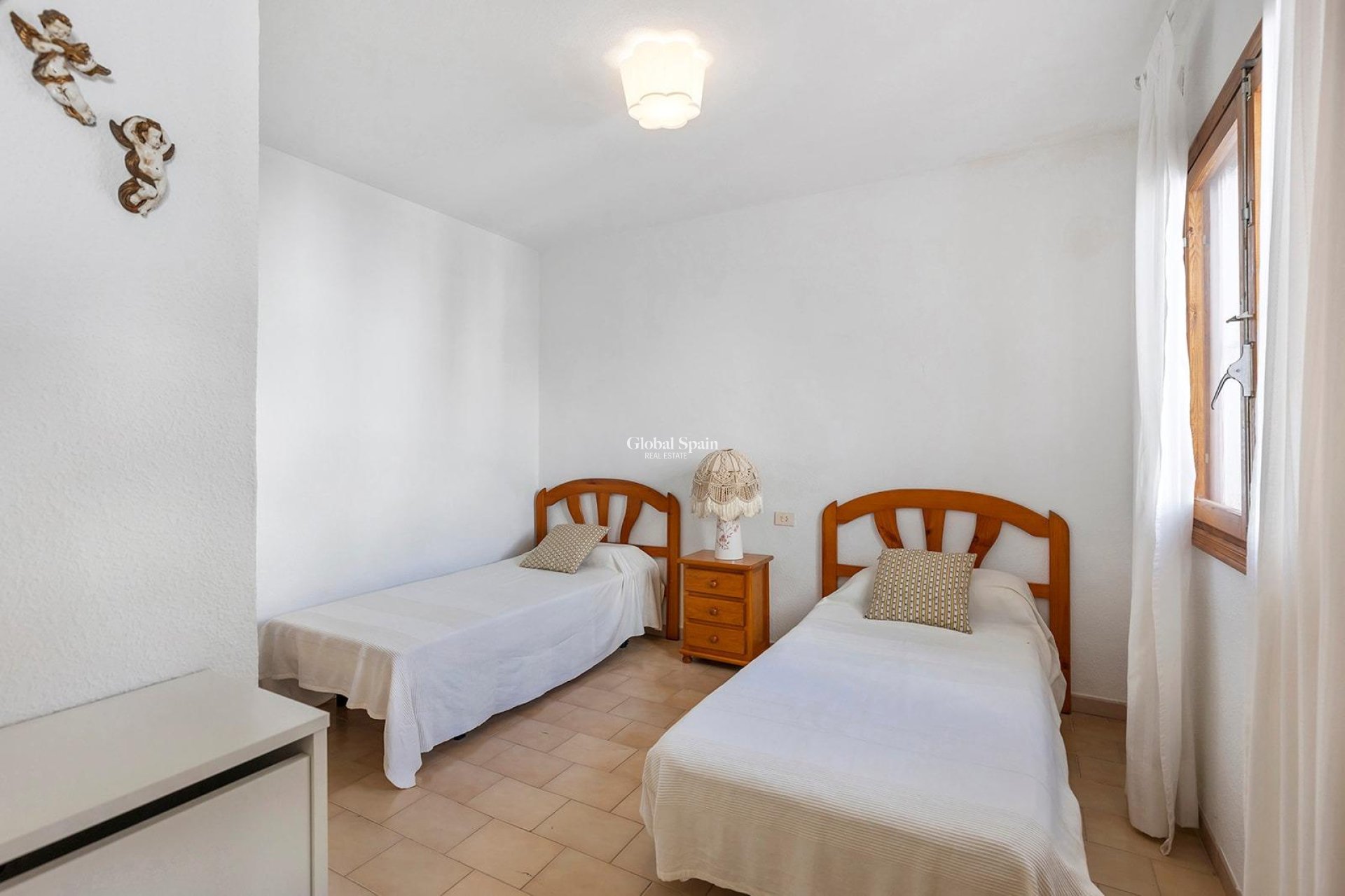Odsprzedaż - DOM -
TORREVIEJA - Calas blanca
