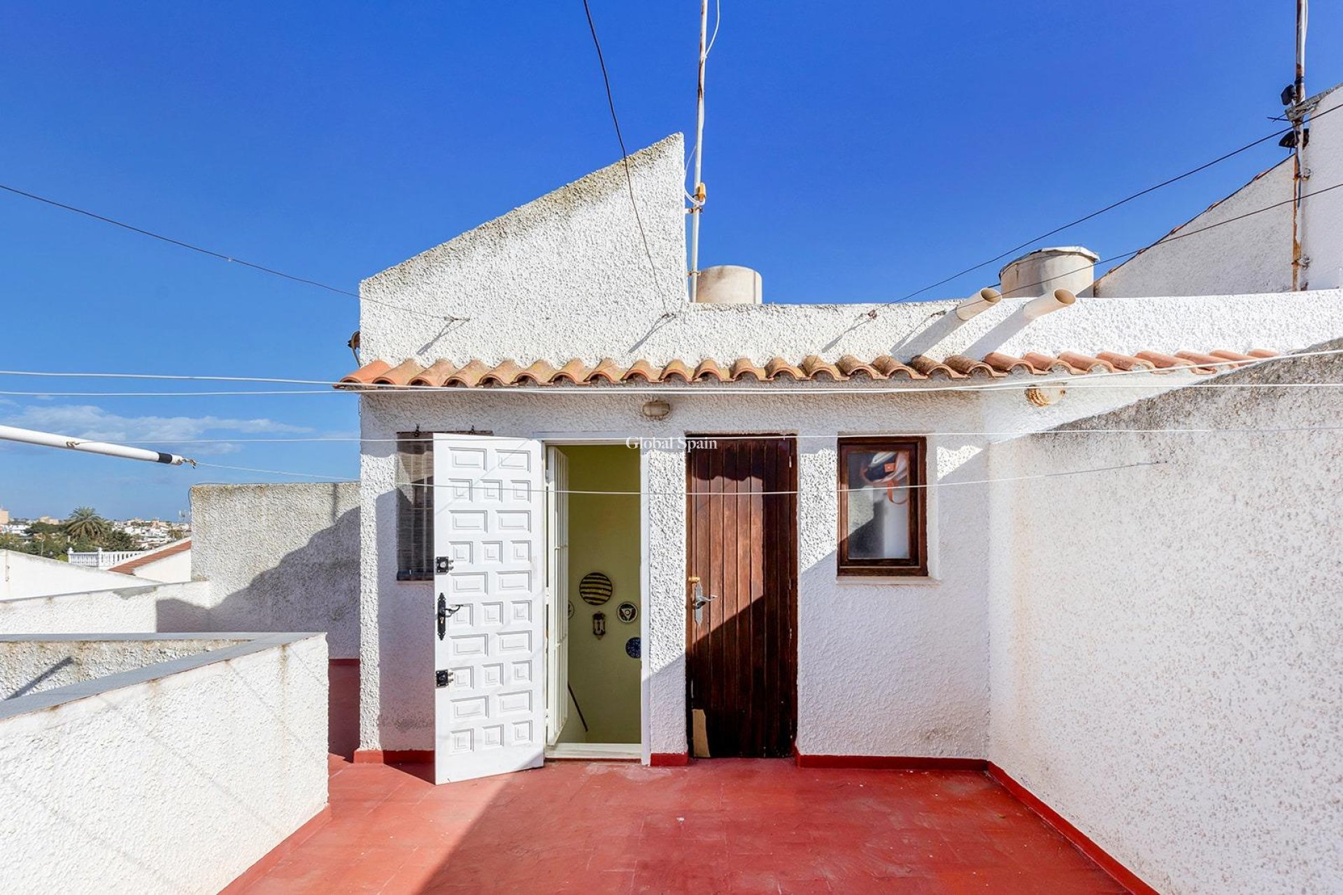 Odsprzedaż - DOM -
TORREVIEJA - Calas blanca