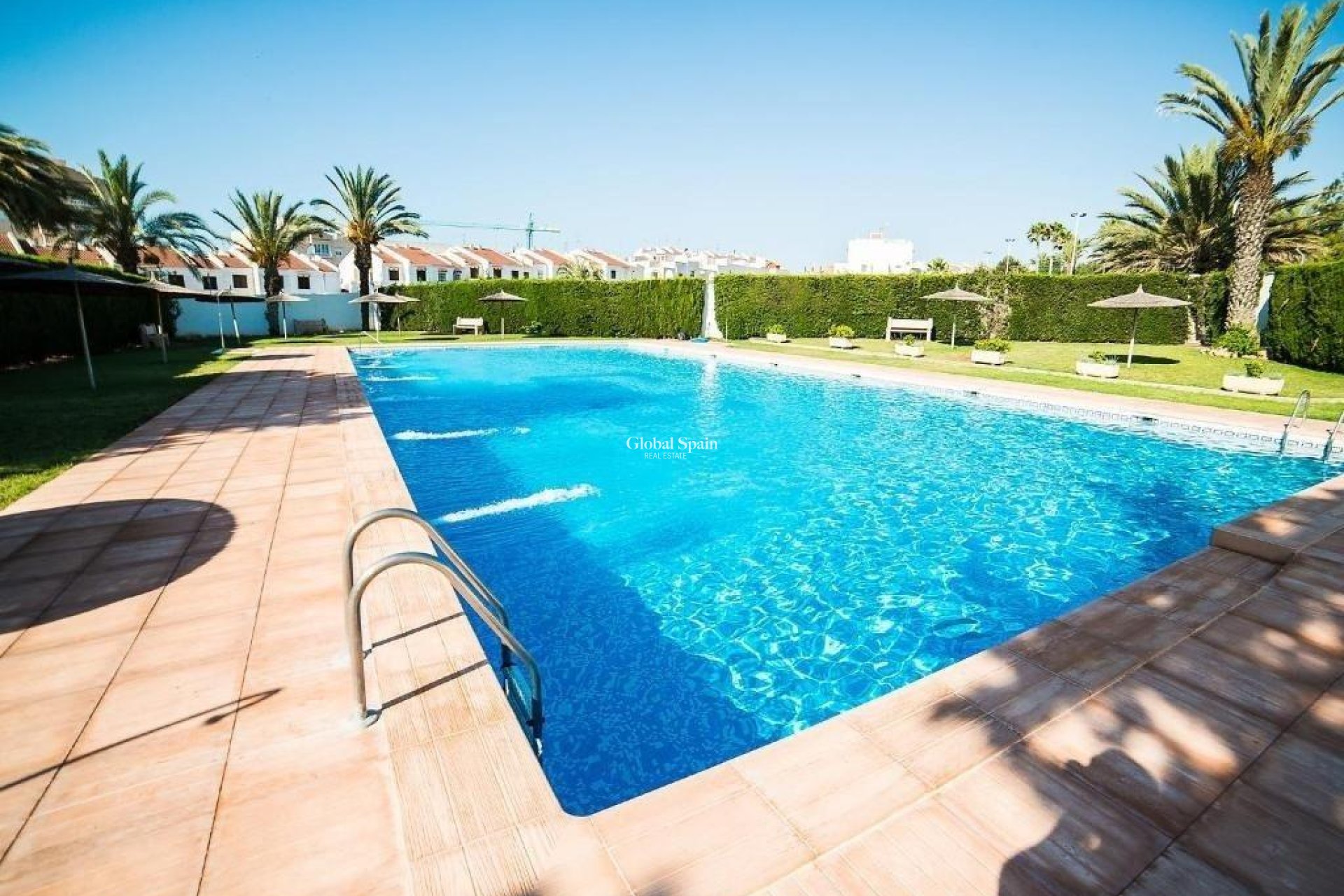 Odsprzedaż - DOM -
TORREVIEJA - Calas blanca
