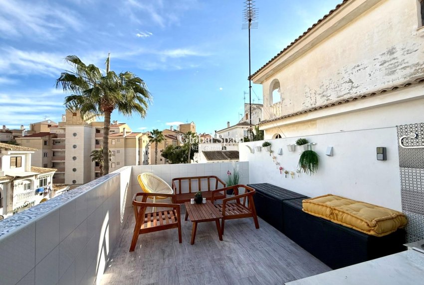 Odsprzedaż - DOM -
TORREVIEJA - Calas blanca