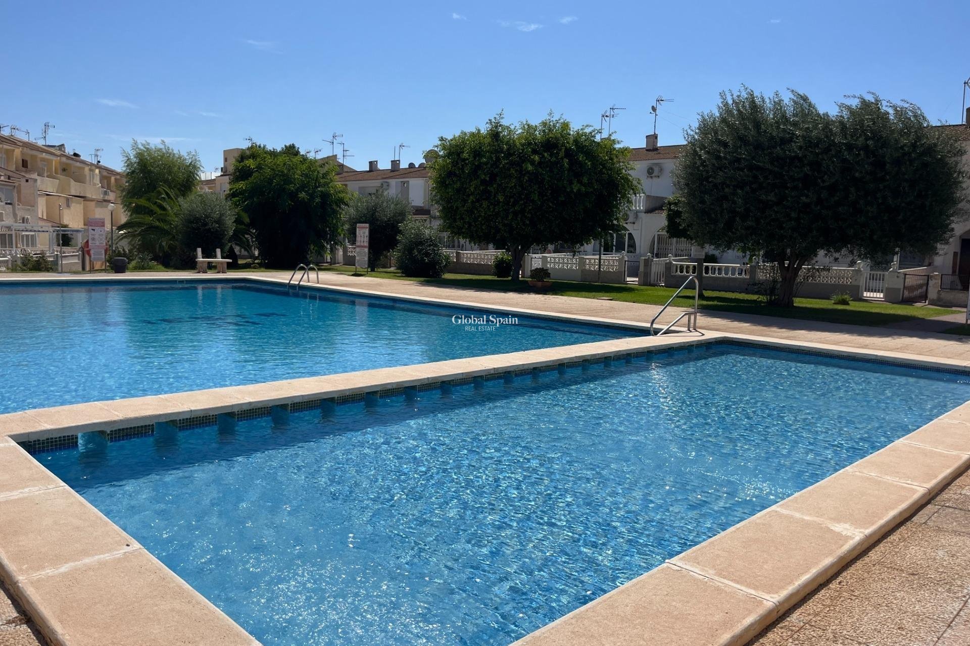 Odsprzedaż - Dom -
TORREVIEJA - Center