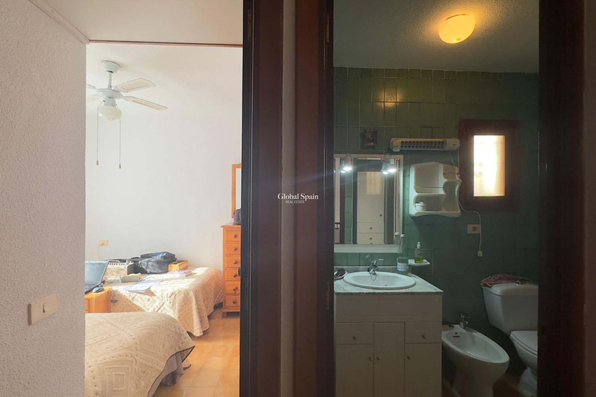 Odsprzedaż - DOM -
TORREVIEJA - Center