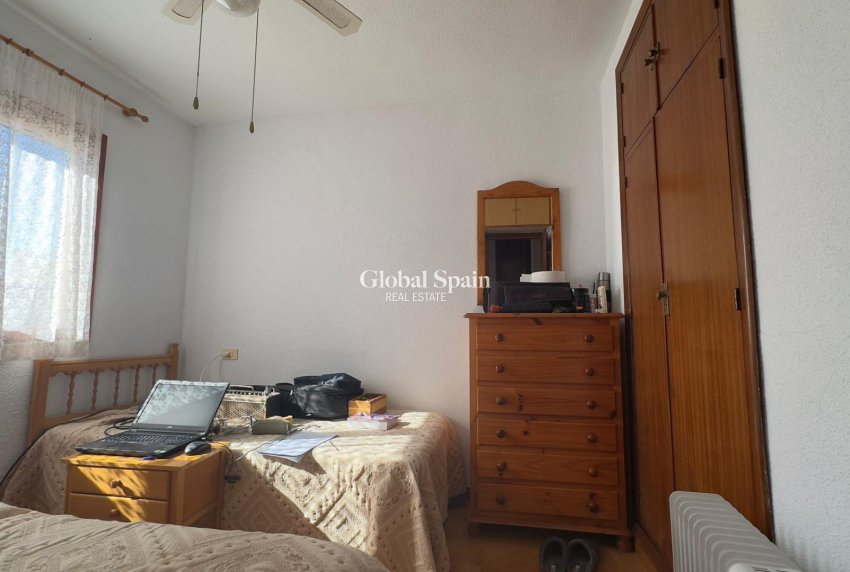 Odsprzedaż - DOM -
TORREVIEJA - Center