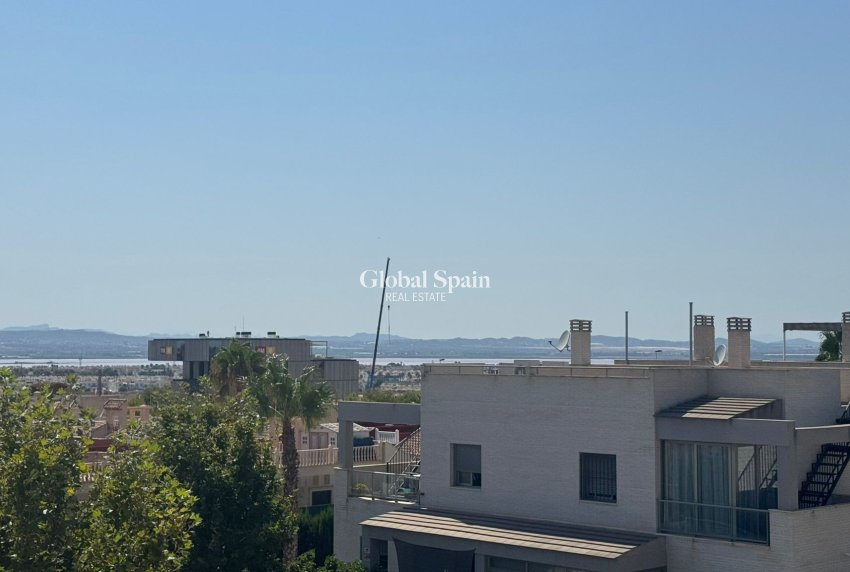 Odsprzedaż - DOM -
TORREVIEJA - Costa Blanca Sur