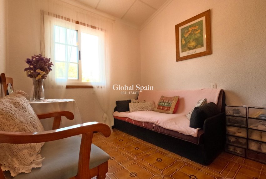 Odsprzedaż - DOM -
TORREVIEJA - El Acequión - Los Náufragos