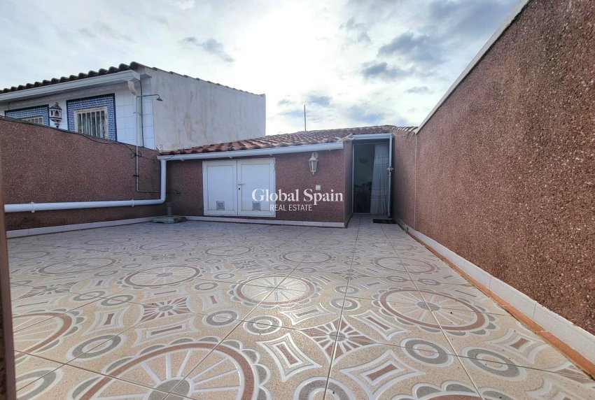 Odsprzedaż - DOM -
TORREVIEJA - El Chaparral