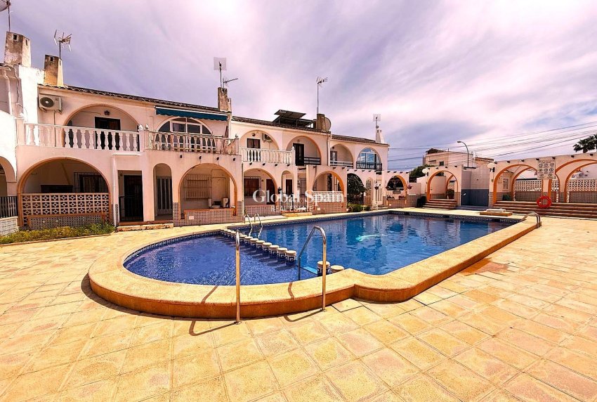 Odsprzedaż - DOM -
TORREVIEJA - El Chaparral