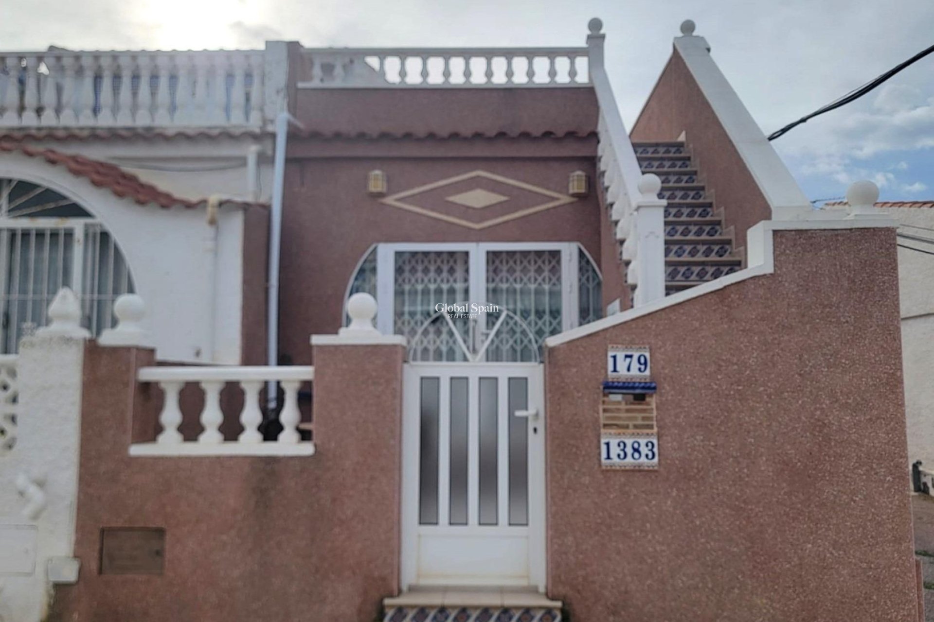Odsprzedaż - DOM -
TORREVIEJA - El Chaparral