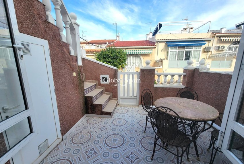 Odsprzedaż - DOM -
TORREVIEJA - El Chaparral