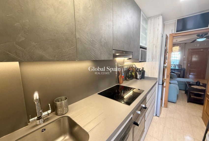 Odsprzedaż - DOM -
TORREVIEJA - El limonar