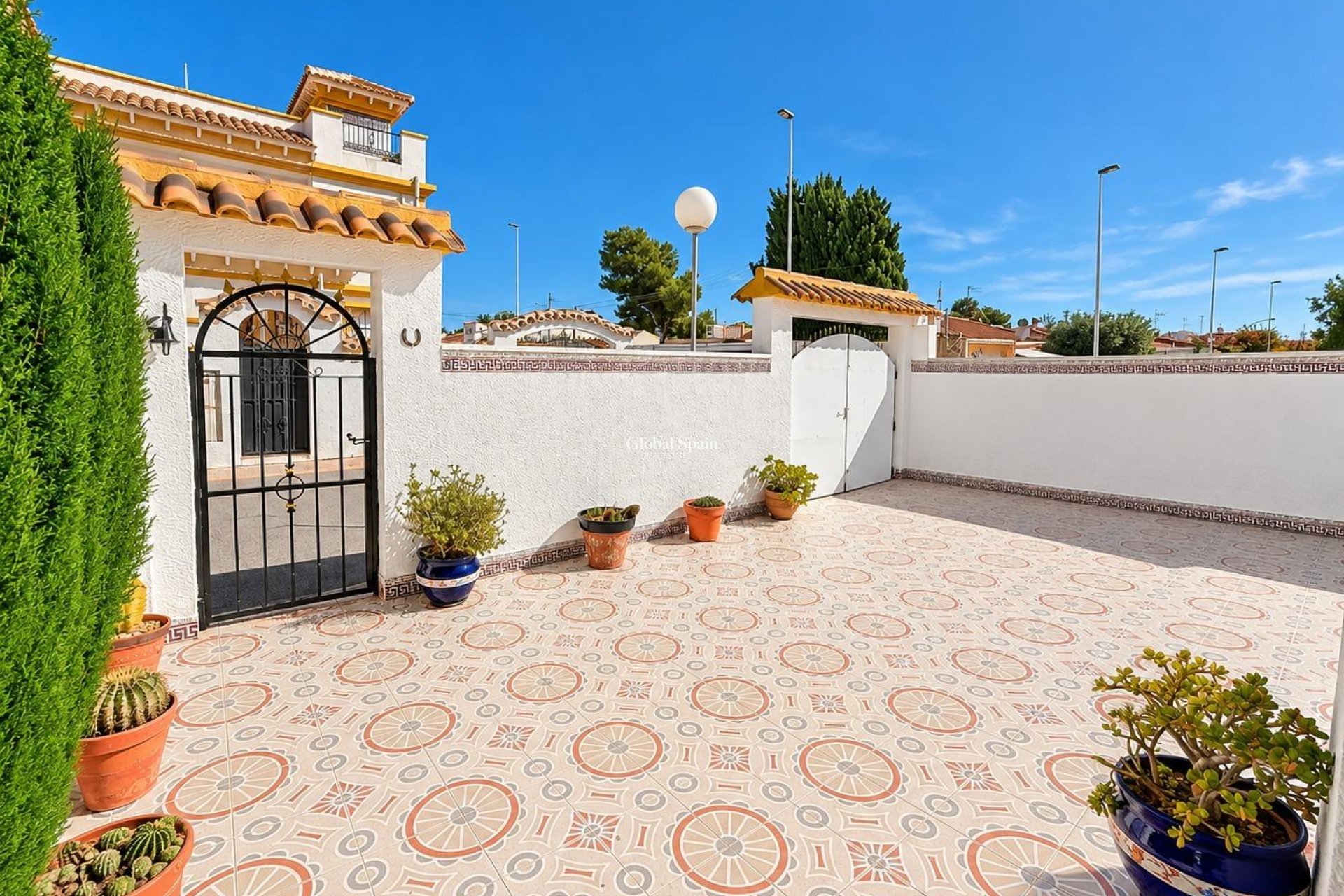 Odsprzedaż - DOM -
TORREVIEJA - El limonar