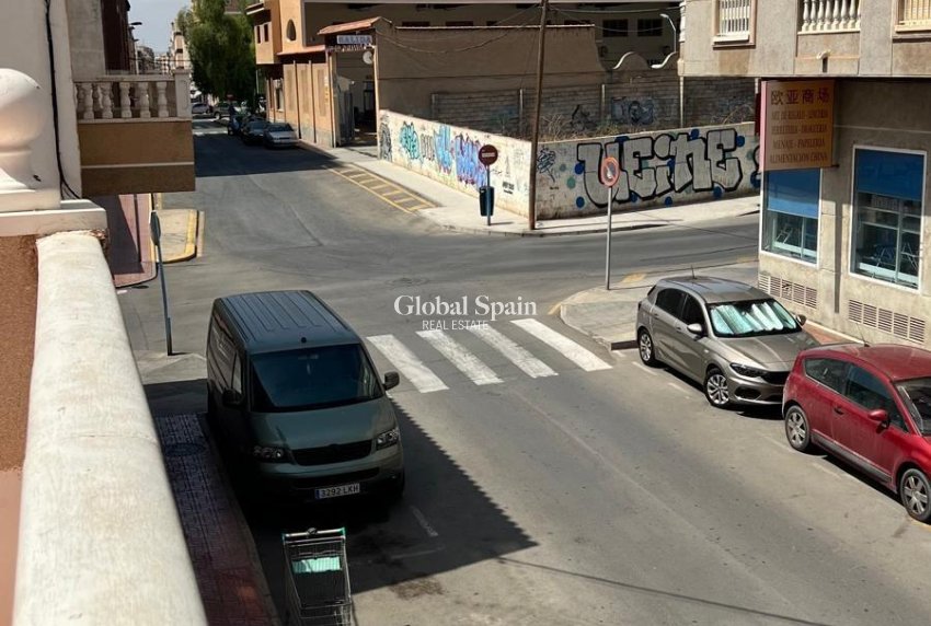 Odsprzedaż - DOM -
TORREVIEJA - Estacion de autobuses