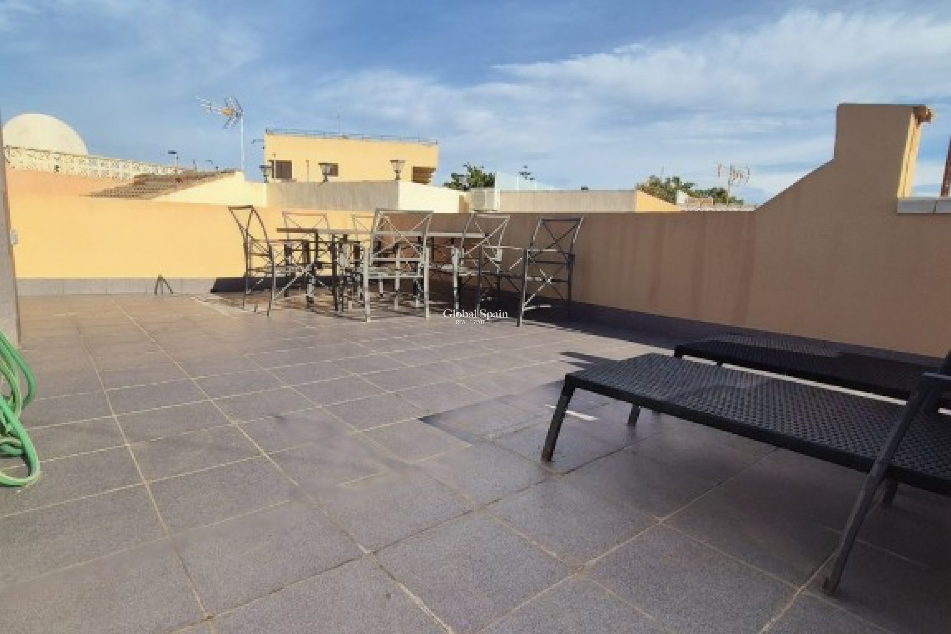 Odsprzedaż - DOM -
TORREVIEJA - Inland