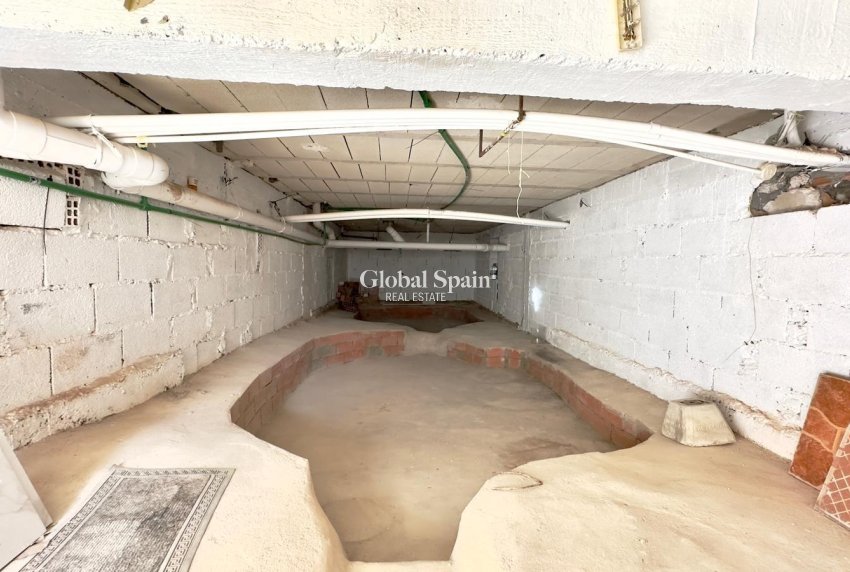 Odsprzedaż - DOM -
TORREVIEJA - La Mata