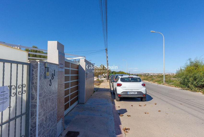 Odsprzedaż - Dom -
TORREVIEJA - La Siesta - El Salado - Torreta