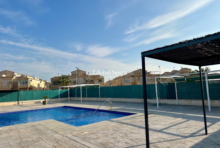 Odsprzedaż - DOM -
TORREVIEJA - La Siesta - San Luis