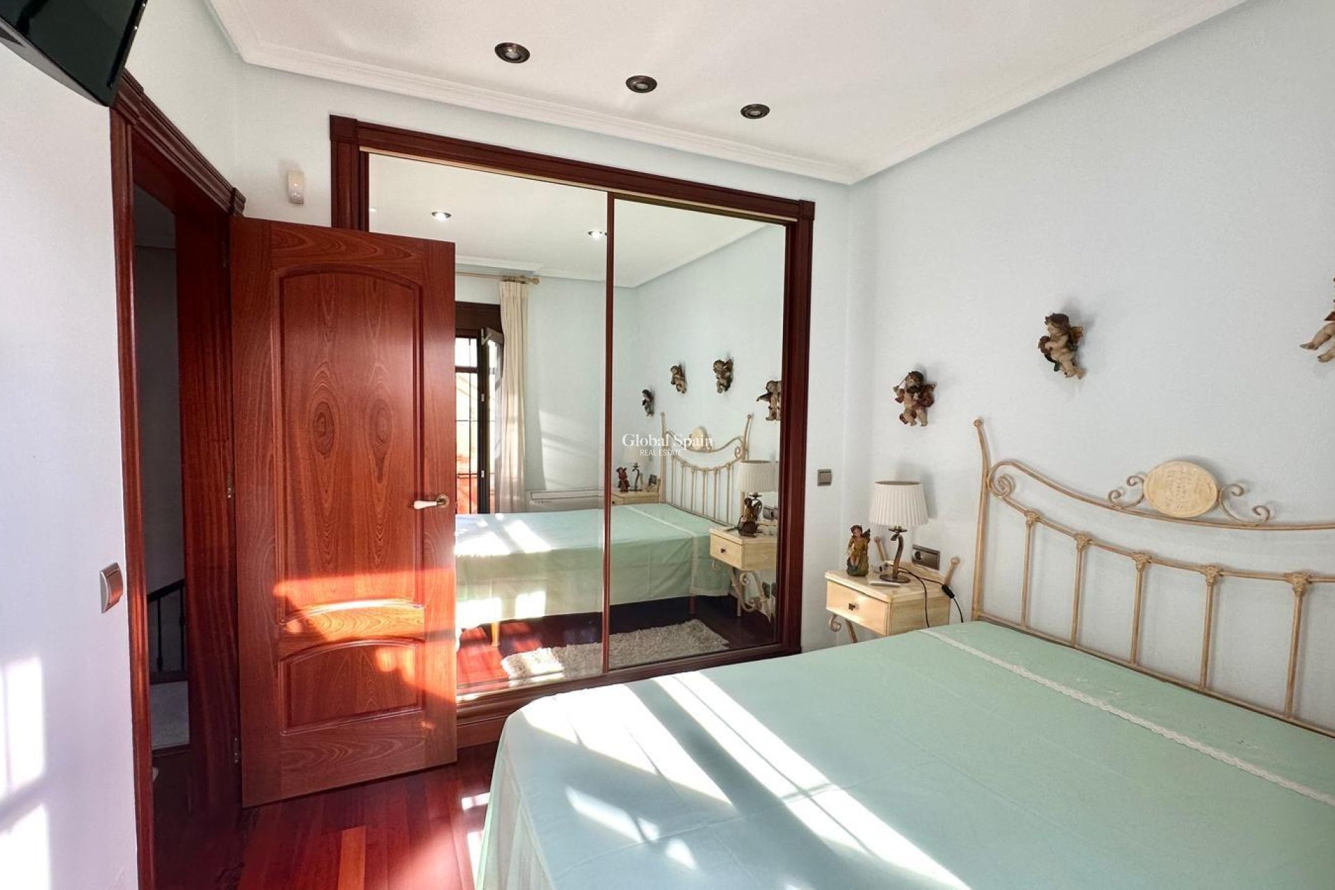 Odsprzedaż - DOM -
TORREVIEJA - La Siesta