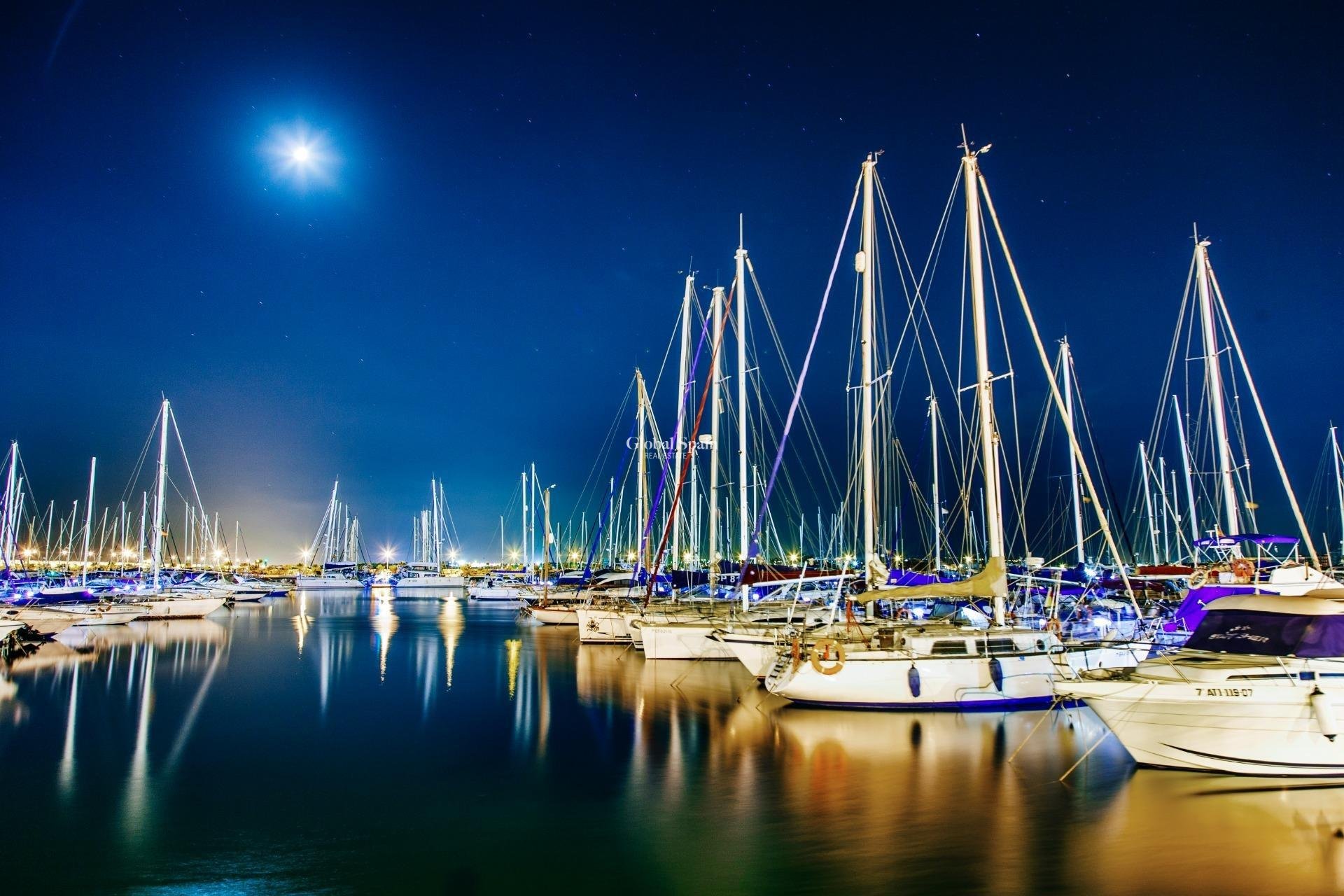 Odsprzedaż - DOM -
TORREVIEJA - La Siesta