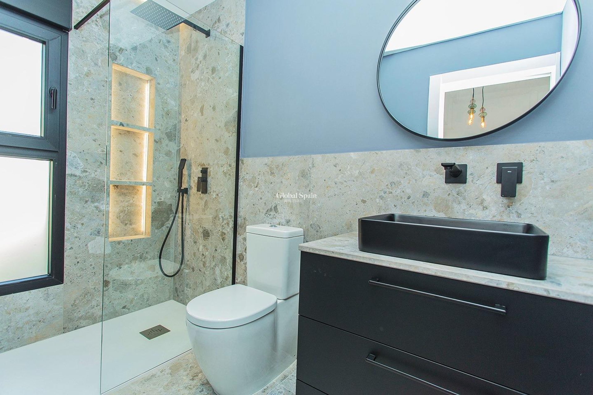 Odsprzedaż - DOM -
TORREVIEJA - La Siesta