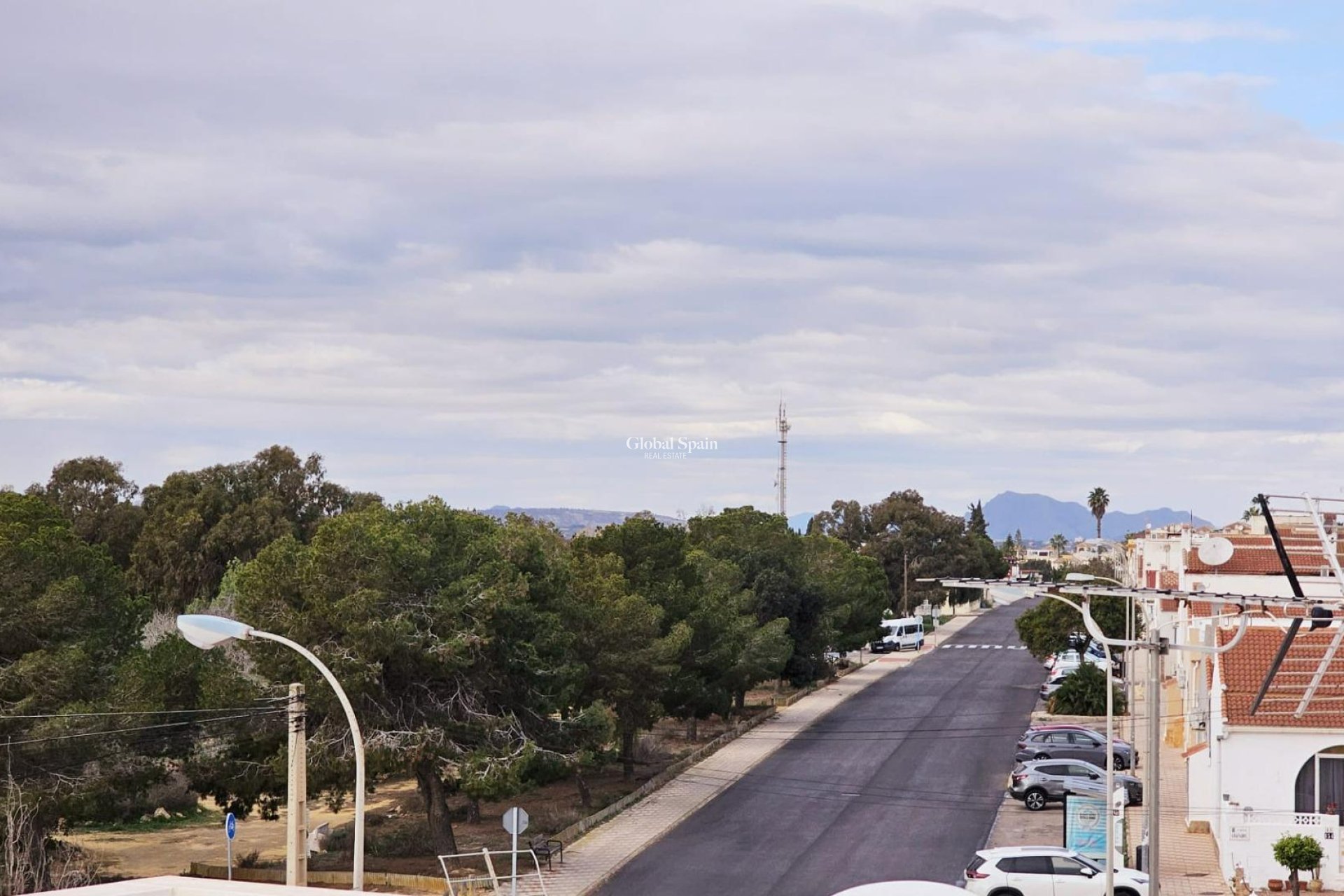 Odsprzedaż - DOM -
TORREVIEJA - La Siesta