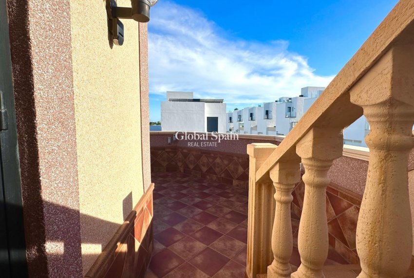 Odsprzedaż - DOM -
TORREVIEJA - La Siesta