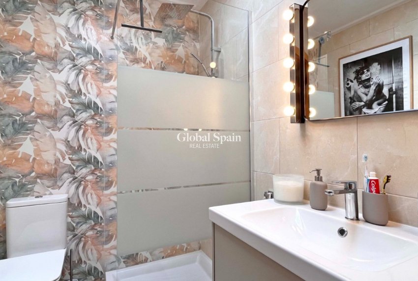 Odsprzedaż - Dom -
TORREVIEJA - LOS BALCONES - LOS ALTOS